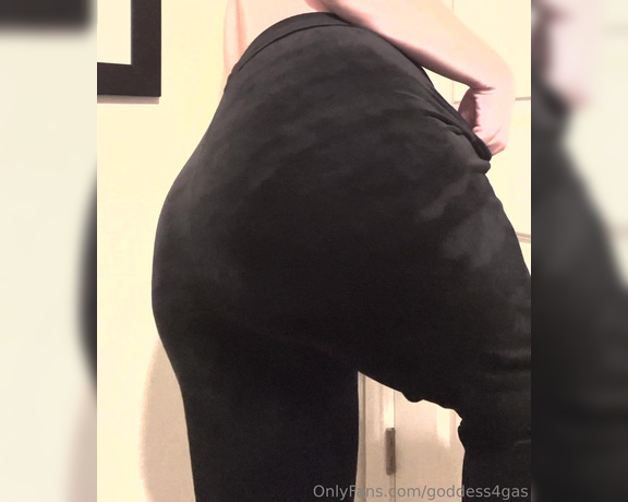 GasGoddess aka goddess4gas - 01-13-2024 OnlyFans Video - I swear this might be my favorite pair of pants to fart in