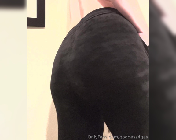 GasGoddess aka goddess4gas - 01-13-2024 OnlyFans Video - I swear this might be my favorite pair of pants to fart in