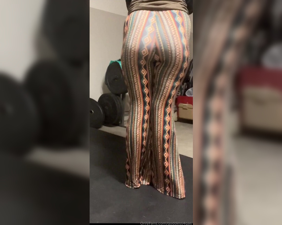 GasGoddess aka goddess4gas - 11-04-2023 OnlyFans Video - Full_length Friday 2 Leggings won the poll this time