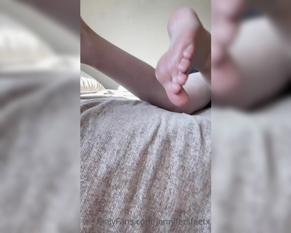 Jennifers feet aka jennifersfeetx - 04-21-2021 OnlyFans Video - Can you imagine your dick in between my soles when I do the updown motion