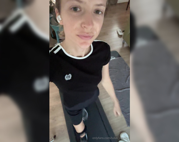 Lulusdreamz aka lulus_dreamz - 04-01-2024 OnlyFans Video - Sweaty sneaky workout views