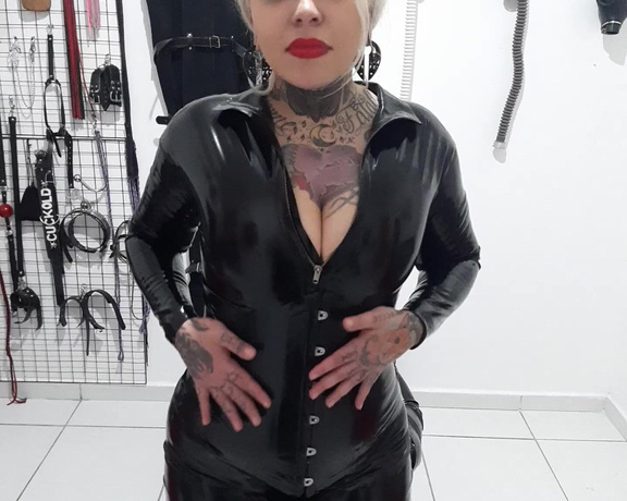 Madame Fermans aka madamefermans - 03-26-2021 OnlyFans Video - RUBBER FETISH