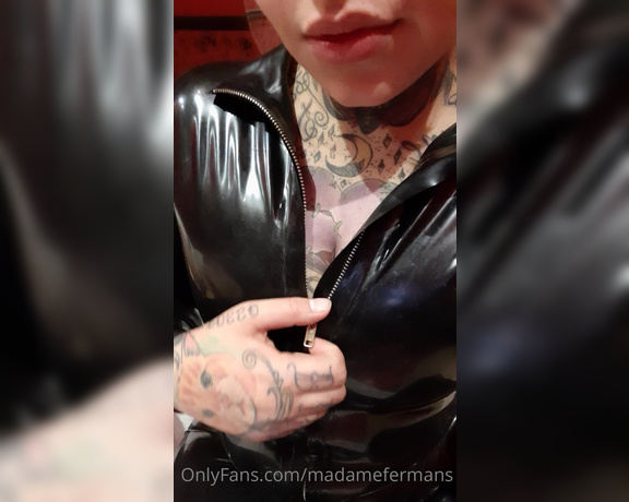 Madame Fermans aka madamefermans - 04-28-2021 OnlyFans Video - O fetiche por látex para quem não sabe está TOTALMENTE ligado ao sensorial e pouco a