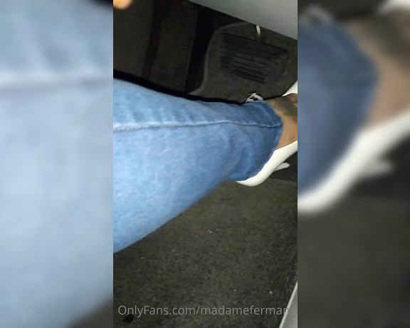 Madame Fermans aka madamefermans - 06-18-2021 OnlyFans Video - Pedal pumping com scarpins branco salto fino de 11cm