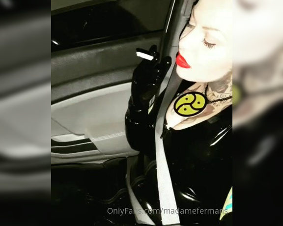 Madame Fermans aka madamefermans - 06-29-2020 OnlyFans Video - Smokingfetish