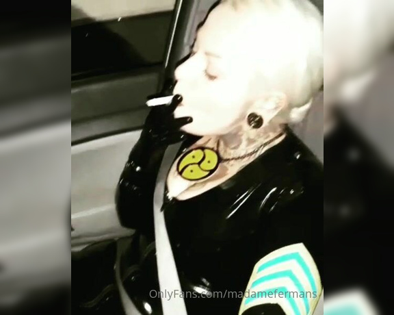 Madame Fermans aka madamefermans - 06-29-2020 OnlyFans Video - Smokingfetish