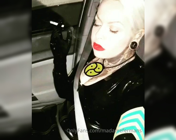 Madame Fermans aka madamefermans - 06-29-2020 OnlyFans Video - Smokingfetish