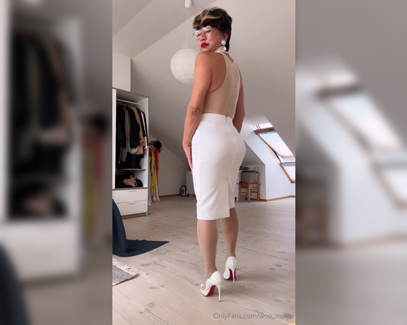 Julia Woo aka woo_movie - 08-21-2024 OnlyFans Video - Body stockings styling for every day outfit