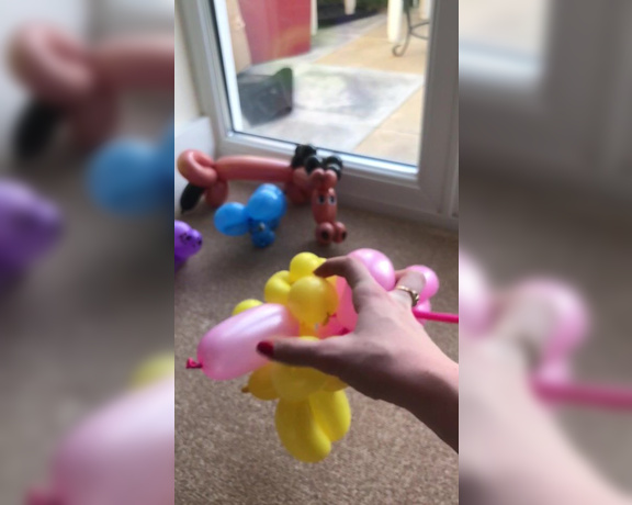 Vivienne L'Amour aka Vlproductionsuk OnlyFans - Another #BalloonFetish movie #HandFetish #Spinning