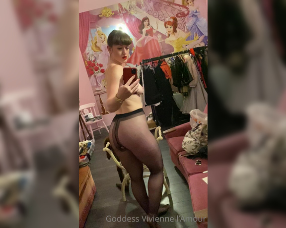 Vivienne L'Amour aka Vlproductionsuk OnlyFans - Excuse my messy dressing room, but I HAD TO show you these TIGHTS! Ultimate pantyhose! Crotchless