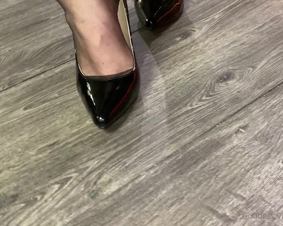 Vivienne L'Amour aka Vlproductionsuk OnlyFans - What do you want to see today Do you love my high heels Please scroll through my archives & 3 all