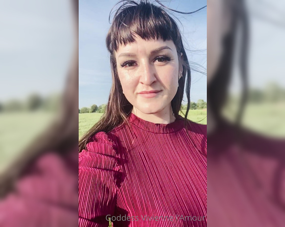 Vivienne L'Amour aka Vlproductionsuk OnlyFans - You spin Me right round