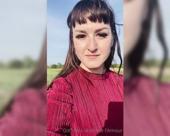 Vivienne L'Amour aka Vlproductionsuk OnlyFans - You spin Me right round