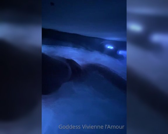 Vivienne L'Amour aka Vlproductionsuk OnlyFans - Winter hot tubs are just the best