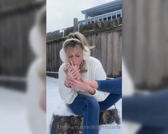 Littlemisssole aka Littlemisssole OnlyFans - Full length video self worship in the snow!  I think this is one of my favourite videos so cool