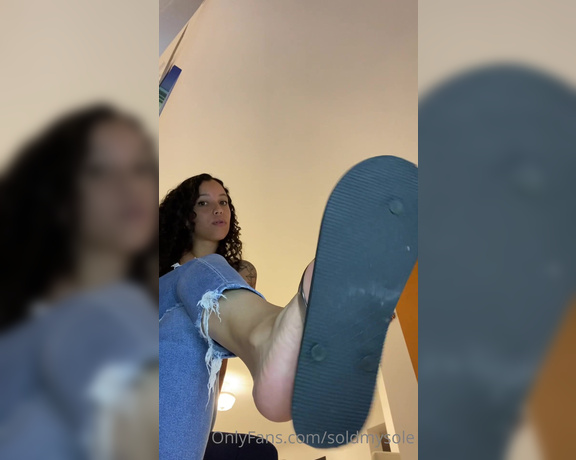 Liv aka Soldmysole OnlyFans - 5 minutes (flip flops + dangle + joi) The sound of the flip flops slapping my soft soles gets you