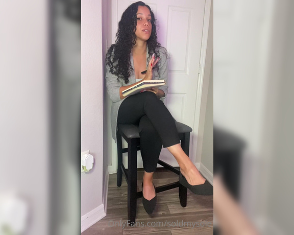 Liv aka Soldmysole OnlyFans - 12 minutes (roleplay + dildo fj) You come to see Dr Olivia hoping that she will help with your foot