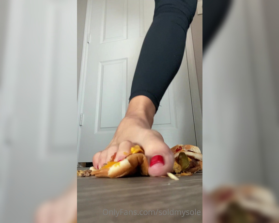 Liv aka Soldmysole OnlyFans - 3 minutes (crushing) I don’t make a ton of crushing content Honestly I’m not sure how many of you