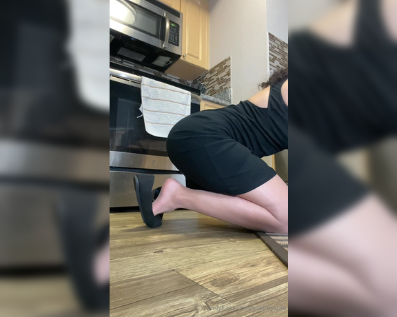 Liv aka Soldmysole OnlyFans - POV You’re home on a break from college and walk in to see your stepmom cleaning the kitchen You