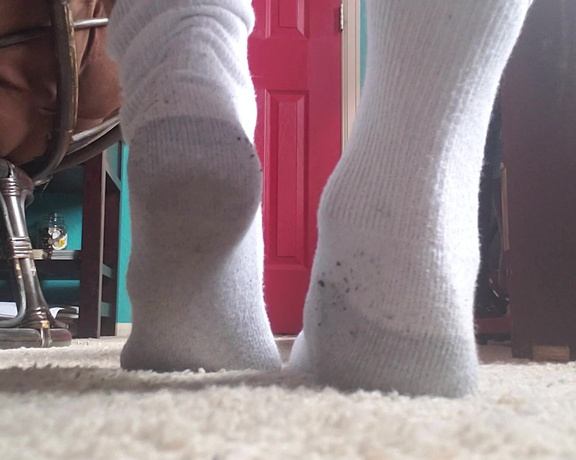 Mikayla Miles aka Themikaylamiles OnlyFans - Just home from the gym in my dirty hanes socks! You gotta hear this #toepop wait for itwait for