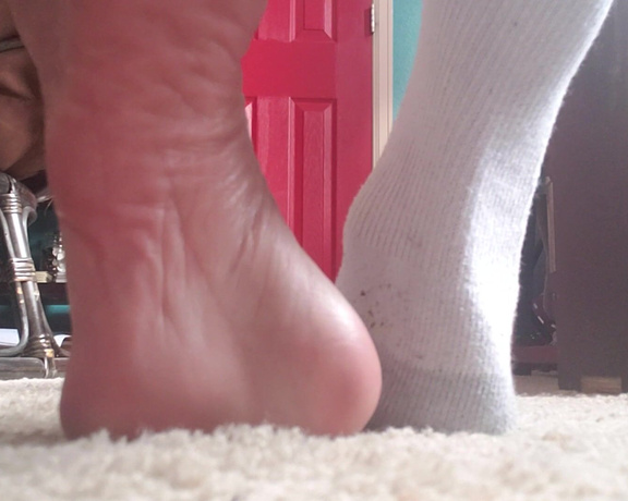 Mikayla Miles aka Themikaylamiles OnlyFans - Just home from the gym in my dirty hanes socks! You gotta hear this #toepop wait for itwait for