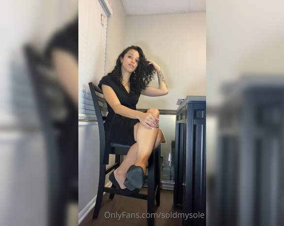 Liv aka Soldmysole OnlyFans - 8 minutes (role play + flats + dangling) Your professor wants to see you after class because she not
