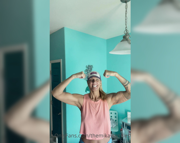 Mikayla Miles aka Themikaylamiles OnlyFans - More double bicep bounces!