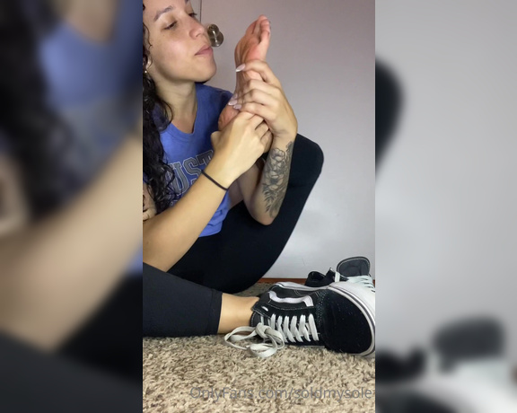 Liv aka Soldmysole OnlyFans - 8 minutes (stinky feet + sniffing + self worship) I had a super hard and long workout session today