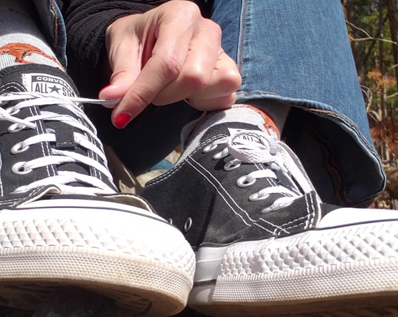 Mikayla Miles aka Themikaylamiles OnlyFans - #converse #shoetie #shoedangle #bigfeet #soles #mikaylamiles