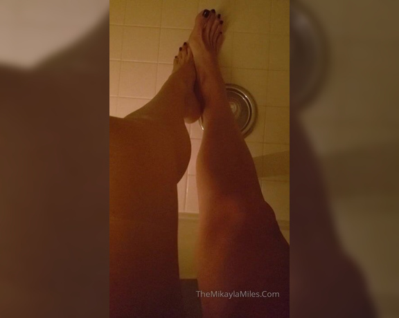 Mikayla Miles aka Themikaylamiles OnlyFans - Sexy bathtub time with #the16s and #mikaylamiles #sexylonglegs