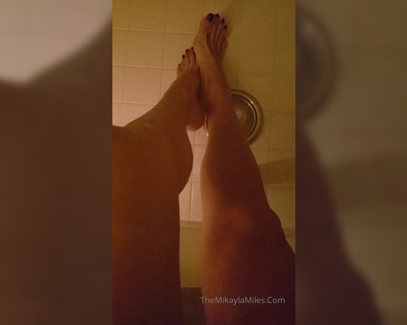 Mikayla Miles aka Themikaylamiles OnlyFans - Sexy bathtub time with #the16s and #mikaylamiles #sexylonglegs