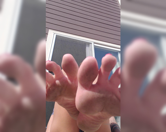 Mikayla Miles aka Themikaylamiles OnlyFans - #dirtyfeet #the16s #mikaylamiles #themilehighmikayla #bigfeet #giantess #toepopping #footrubbing