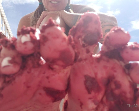 Mikayla Miles aka Themikaylamiles OnlyFans - Now Lick and Suck My Toes! #mikaylamiles #hotfootaction #bigfeet #cakesmash #crush #cakecrush #lickm