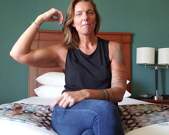 Mikayla Miles aka Themikaylamiles OnlyFans - JOI to my #biceps! Bounce and Jerk!