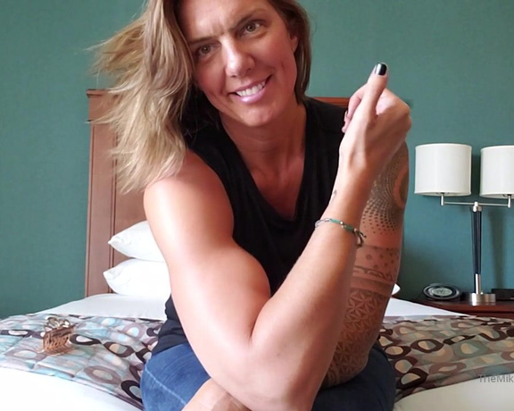 Mikayla Miles aka Themikaylamiles OnlyFans - JOI to my #biceps! Bounce and Jerk!