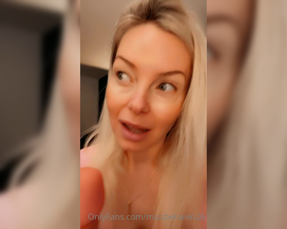 Missbehavin26 aka Missbehavin26 OnlyFans - Lil blowy to start the evening