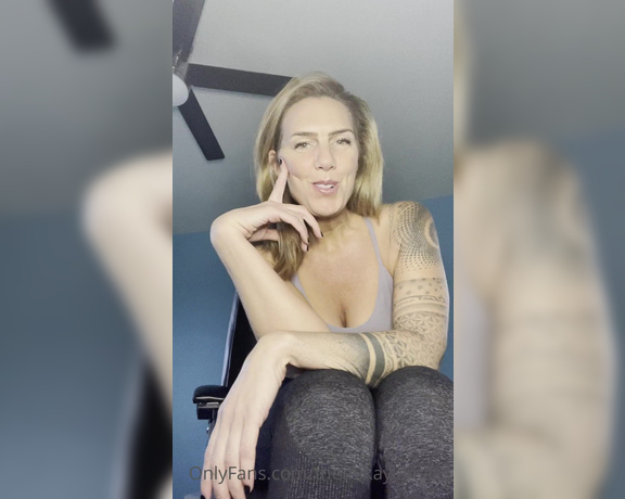 Mikayla Miles aka Themikaylamiles OnlyFans - This was a custom clip today Decided to share it with all my #foothumiliation #fuckoff guys! Good