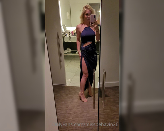 Missbehavin26 aka Missbehavin26 OnlyFans - The panic getting ready in the USA hahah drinks to take the edge off  Stayed at the W hotel in L 1