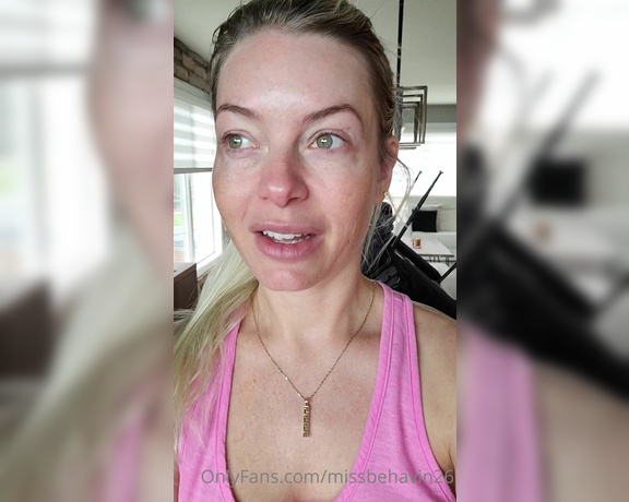 Missbehavin26 aka Missbehavin26 OnlyFans - Update no makeup lol sorry