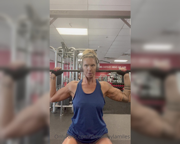 Mikayla Miles aka Themikaylamiles OnlyFans - #shoulders #shoulderpress #strongwoman #muscles #mikaylamiles #strength #fitchick
