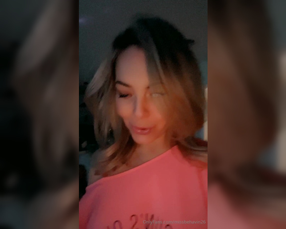 Missbehavin26 aka Missbehavin26 OnlyFans - Lil dancey dance snowy night