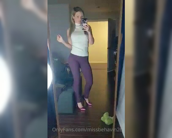 Missbehavin26 aka Missbehavin26 OnlyFans - Throw back to last year purple pants pink shoes lil dance dance haha