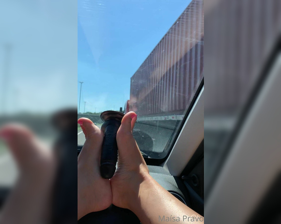 Maisa Pravo aka Mpwebmodel OnlyFans - Brincando na estrada! Tchau Porto Alegre #feet