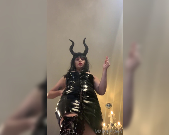 Maisa Pravo aka Mpwebmodel OnlyFans - Cinzeiro humano Cosplay Maleficent