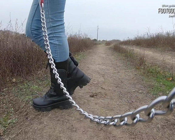 Foot Goddess Mia aka Footgoddessmia OnlyFans - A bitch on a leash!