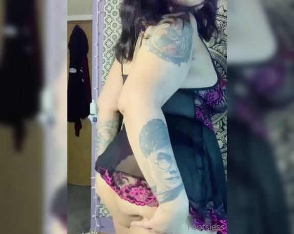 Sweetfeetsy Premium aka Sweetfeetsy OnlyFans - Waiting for someone who can handle all of this ass properly