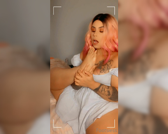 Sweetfeetsy Premium aka Sweetfeetsy OnlyFans - I taste good