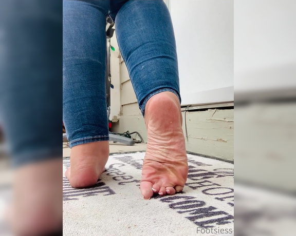 Sweetfeetsy Premium aka Sweetfeetsy OnlyFans - Come lick the dirt off my soles please