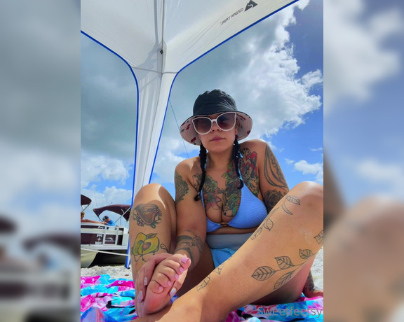 Sweetfeetsy Premium aka Sweetfeetsy OnlyFans - Lil public beach play