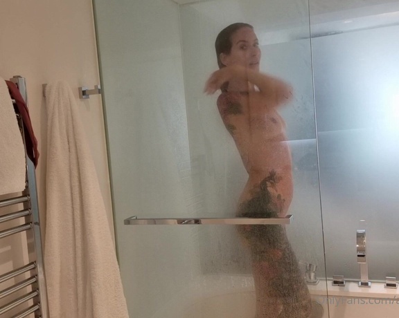 Adreena Angela aka Adreena_angela OnlyFans - Join me in the shower